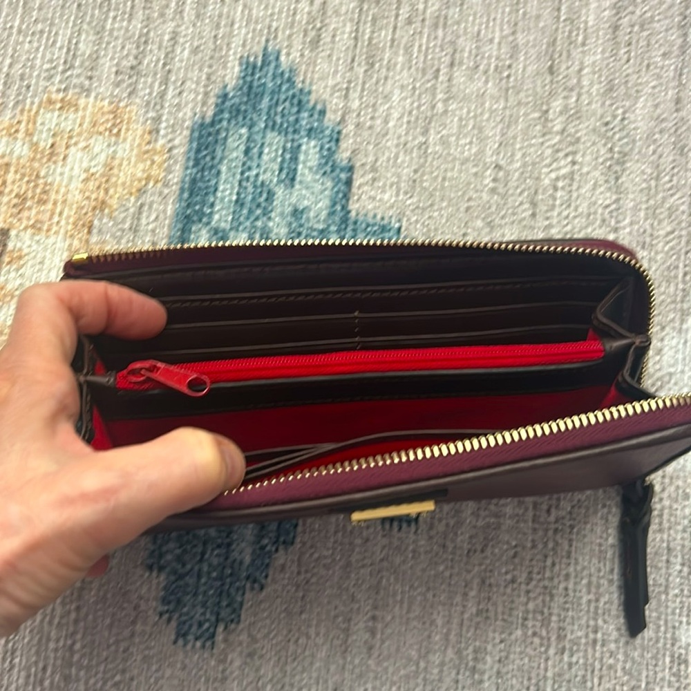 Dooney & Bourke zip around wallet - Picture 3 of 6